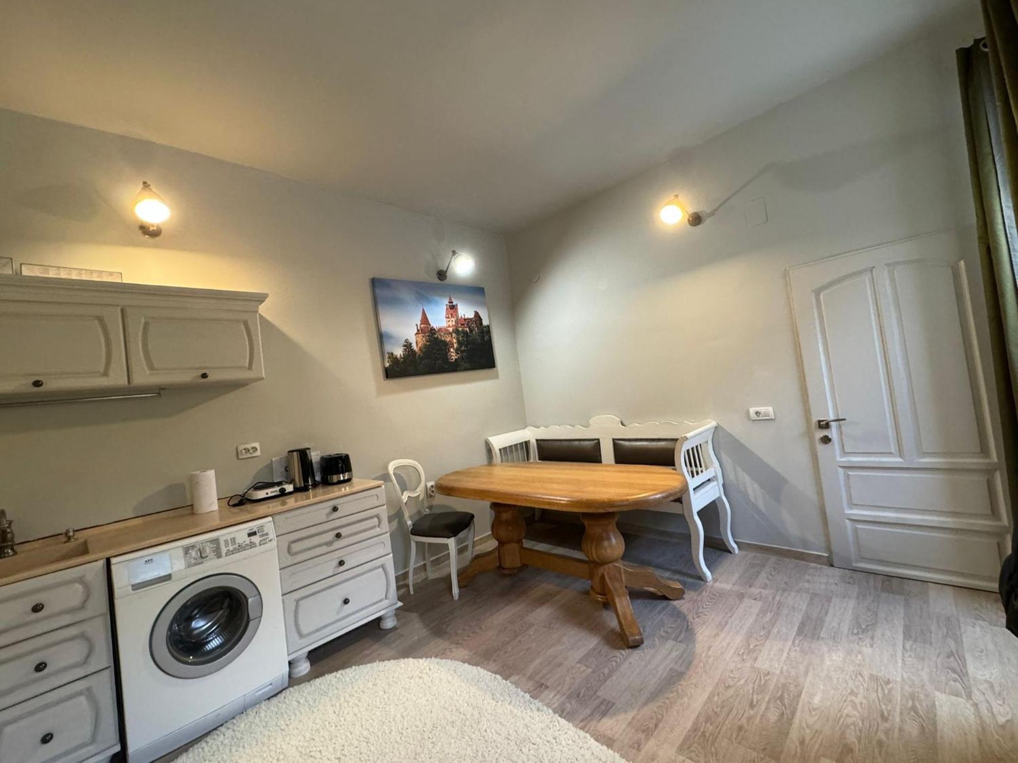 Central Stay Braşov Buitenkant foto