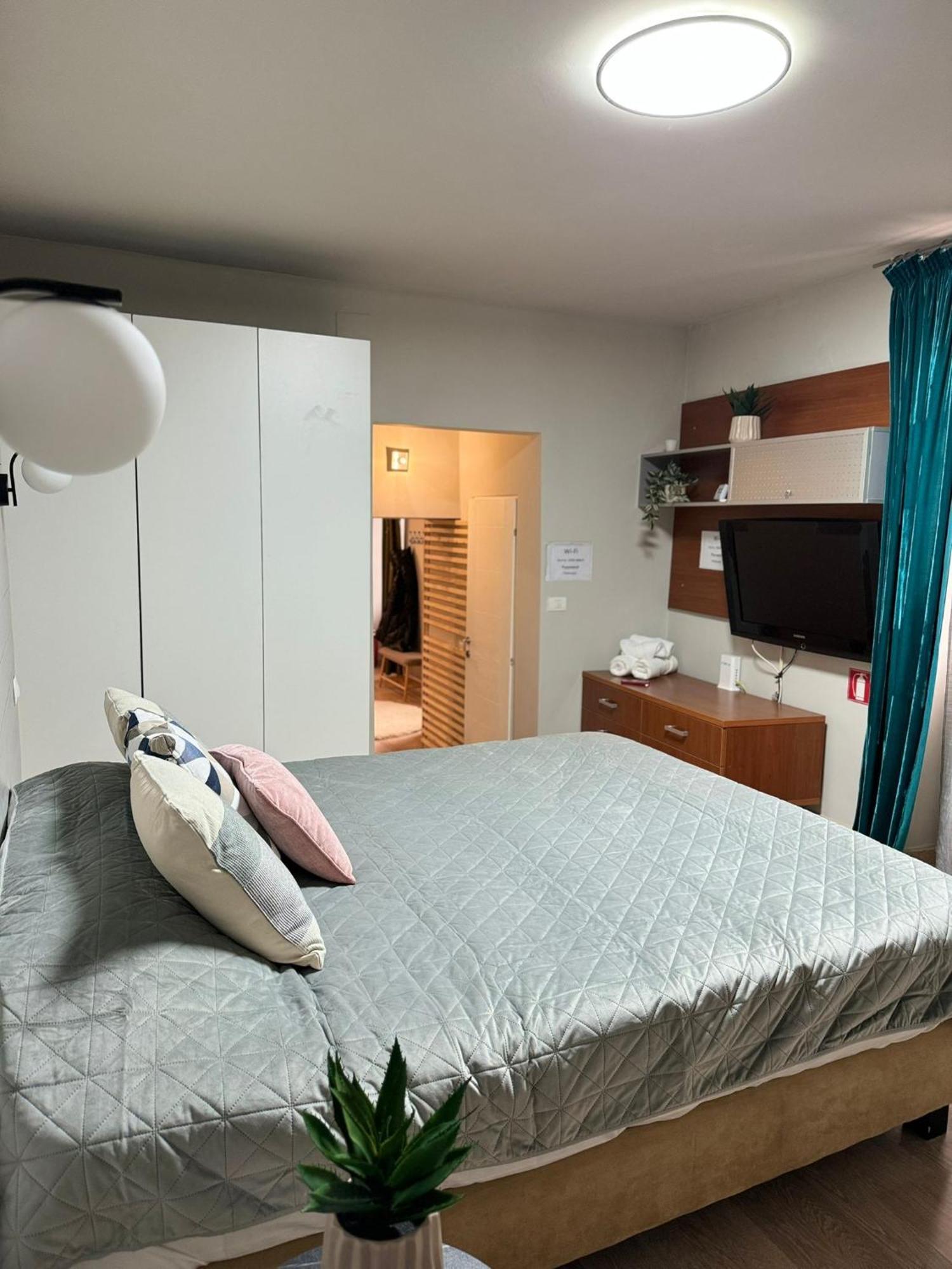 Central Stay Braşov Buitenkant foto