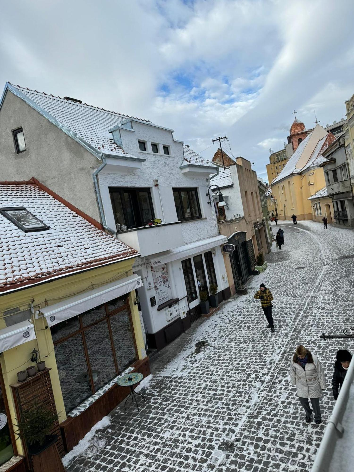 Central Stay Braşov Buitenkant foto