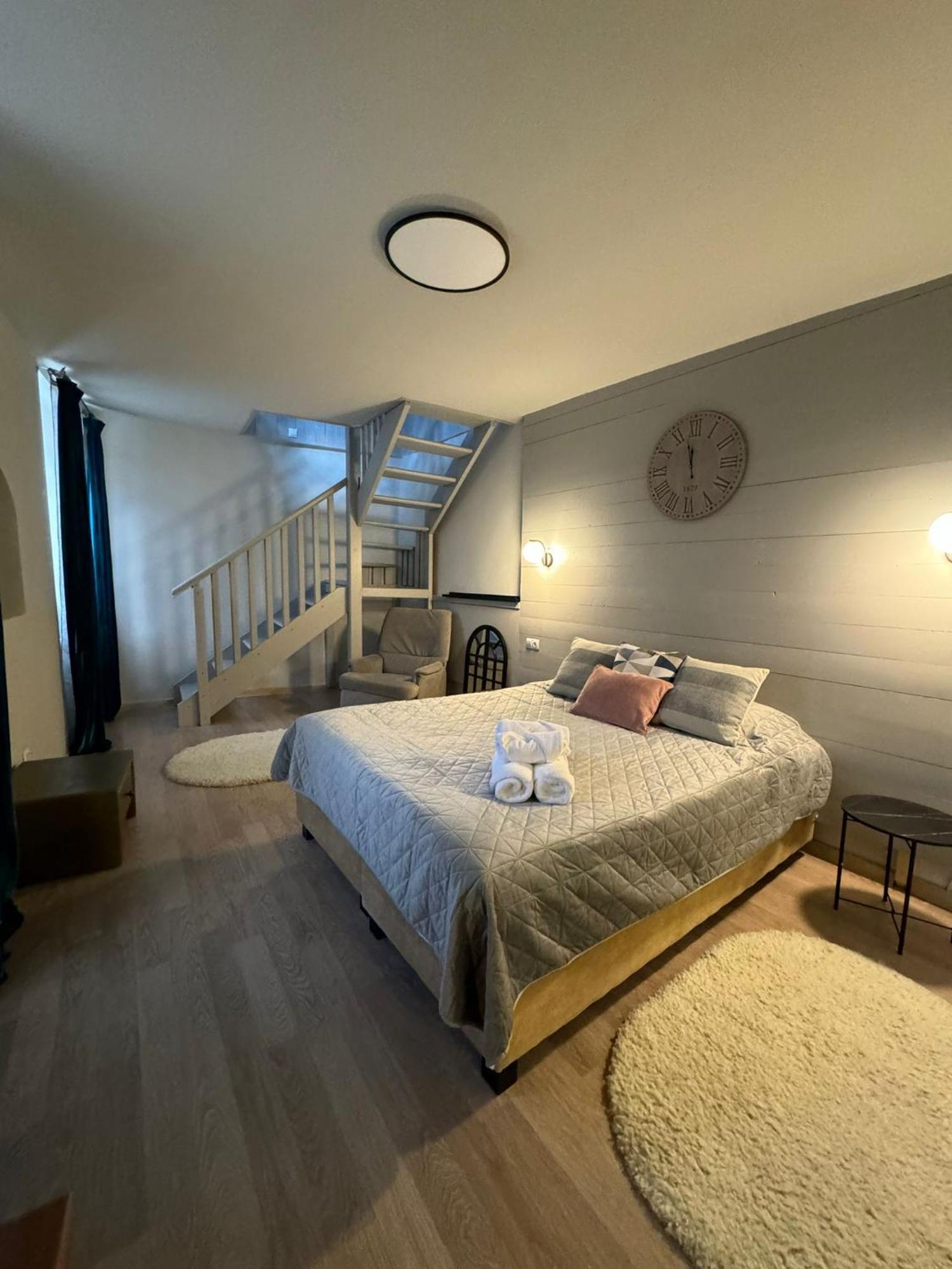 Central Stay Braşov Buitenkant foto